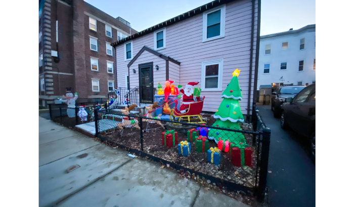 Festive holiday yard decorations in Somerville. Photo by Jason Pramas. Copyright 2023 Jason Pramas.